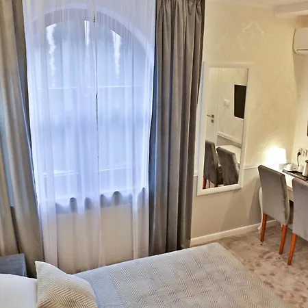 Bellis Hotel
