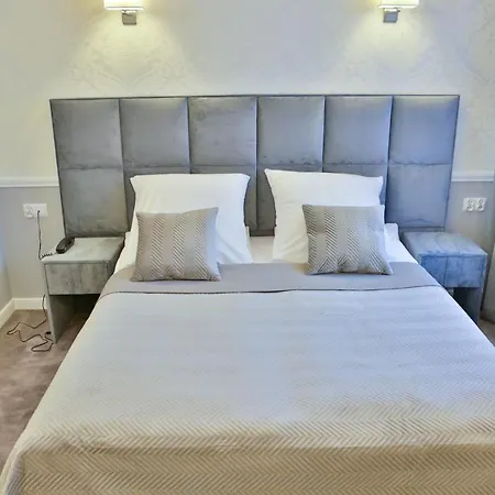 Bellis Hotel 3*