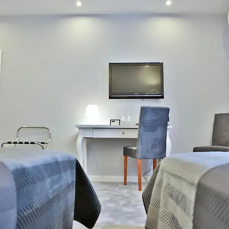 Bellis Hotel