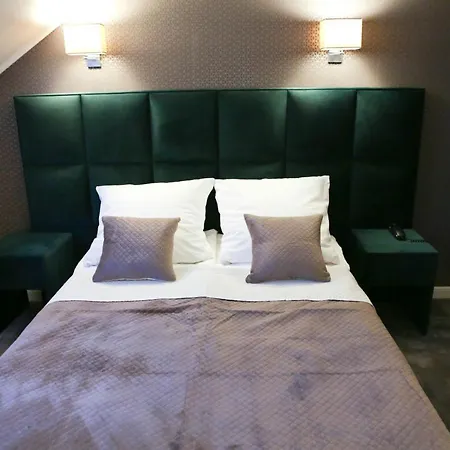 Bellis Hotel